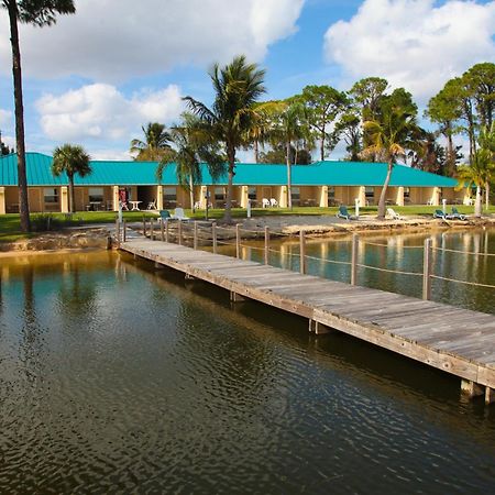 Lake Grassy Inn & Suites Lake Placid Exterior photo